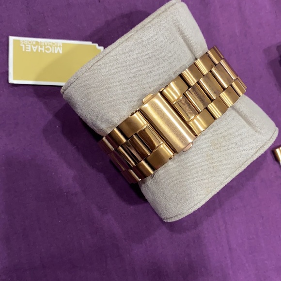 Watch 🕰 - Picture 8 of 8